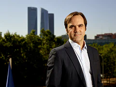 Gonzalo Ruiz de Villa Su&aacute;rez
